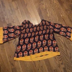 Ladies cute top, cut out with tie in the back!